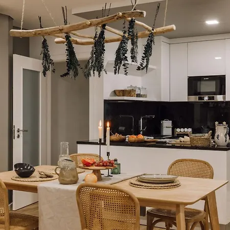 Linares - 2 Bedrooms, Terrace In Campo De Ourique Apartment Lisbon