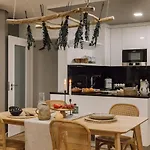 Linares - 2 Bedrooms, Terrace In Campo De Ourique Διαμέρισμα Lisboa