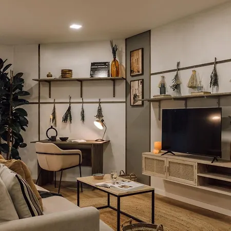 Linares - 2 Bedrooms, Terrace In Campo De Ourique Apartmán *